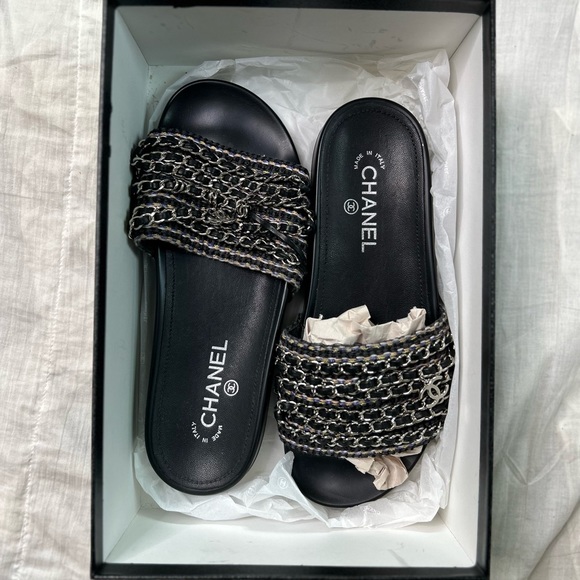 Authentic Chanel Black Tweed Tropiconic Chain Detail Slides BARELY WORN SIZE 40 - Picture 6 of 6